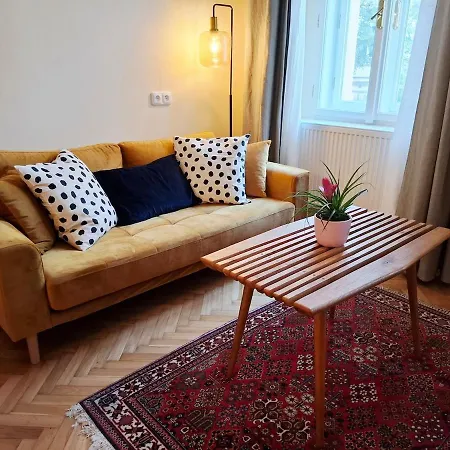 Διαμέρισμα Stylish In A Vibrant District *
