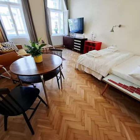Stylish In A Vibrant District Apartamento *